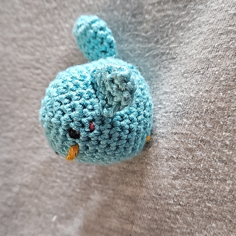 Tiny Blushing Bamboo Crochet Bird - Picture 2 of 5